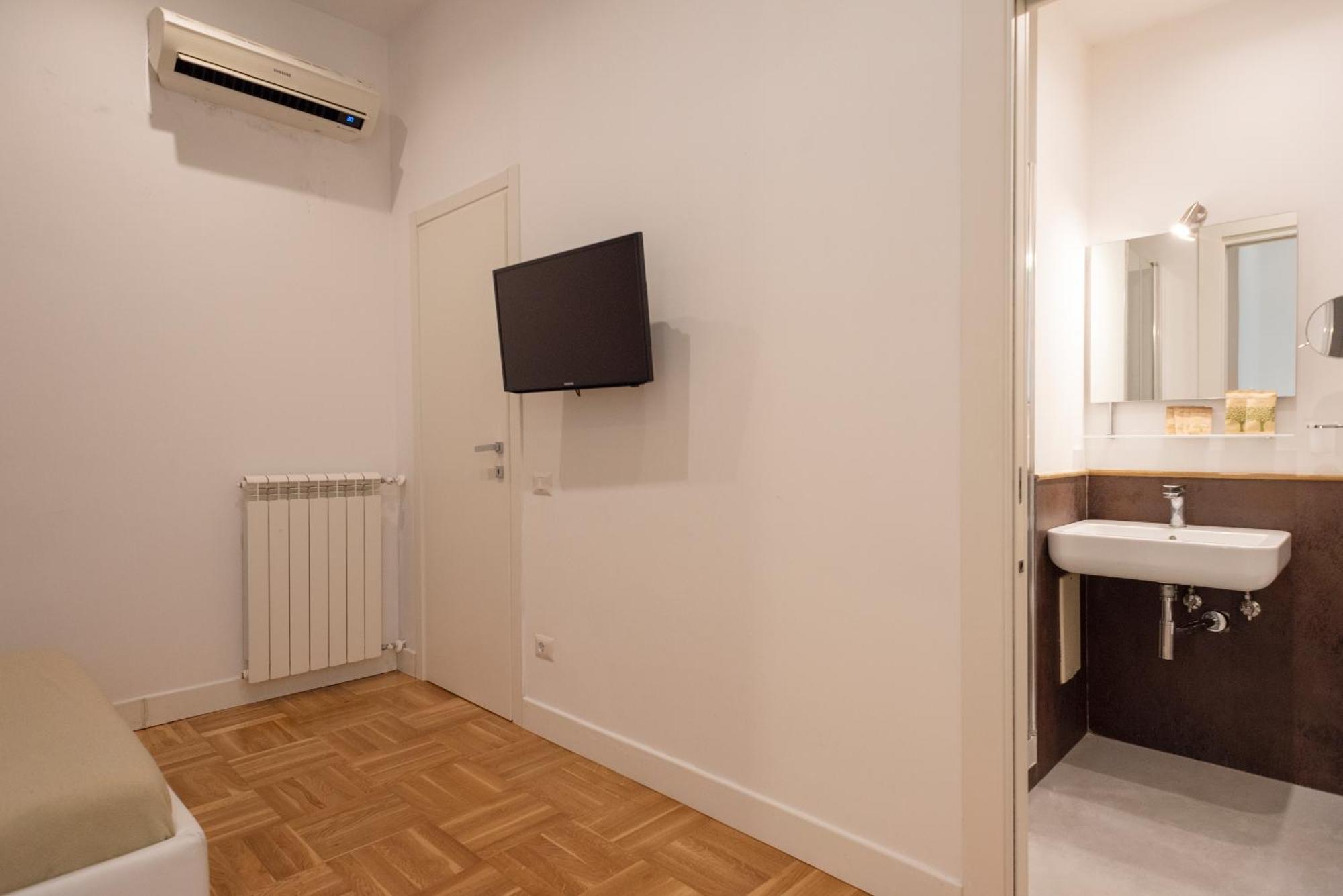 Pignatelli Rooms Неаполь Экстерьер фото
